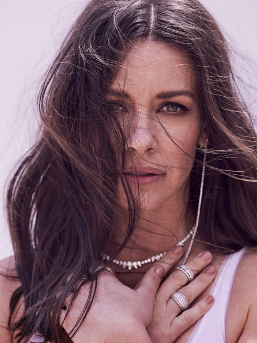 flawlessbeautyqueens:  Evangeline Lilly photographed by Zoey Grossman for Balance Magazine (2018)