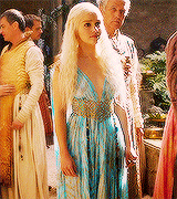 alayneestone-archive-deactivate:  Gif Meme - everythingpassesintime asked: Daenerys Targaryen + Dress Me Up 