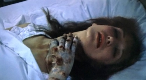 goregirlsdungeon:Daria Nicolodi in SHOCK (1977) directed by Mario Bava