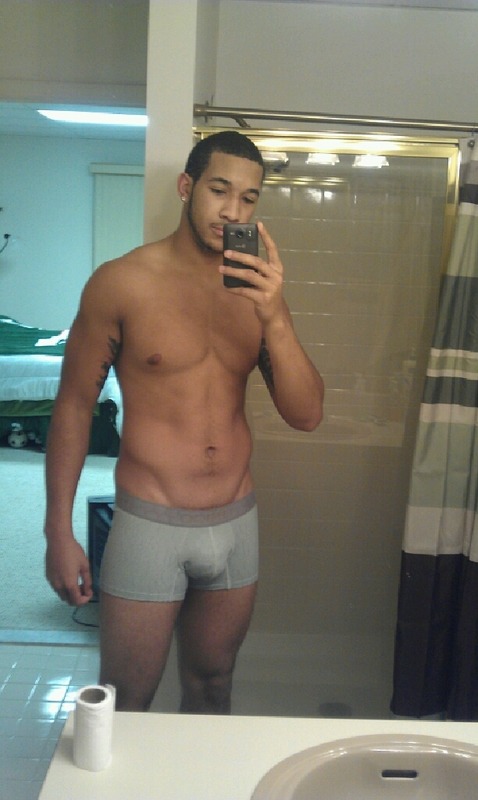 handsallover:  guyswithcellphones:  Blake from Tulsa, OK showing it OFF!! Very handsome