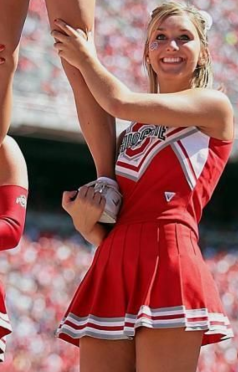 sexy-cheerleader:  Ohio State Cutie 😍😍