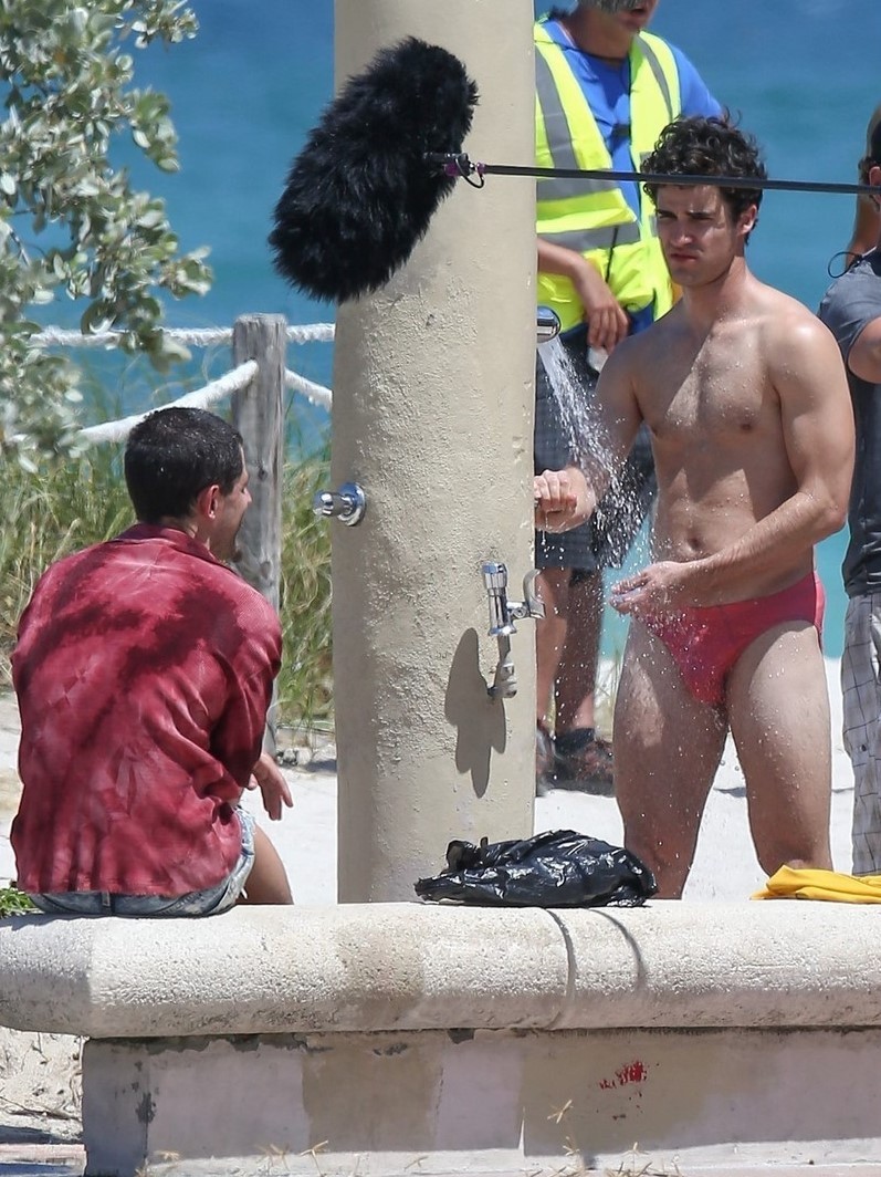 amazingmalenudity:  Darren Criss