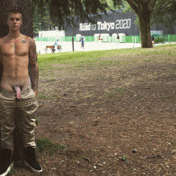 gaycelebsfake:Justin bieber naked fake &lt;3