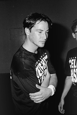 ironpour:  abitofeverything1992:  keanu in Celebrity Basketball Game 1990  