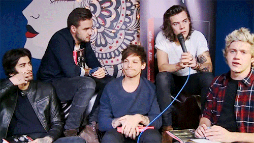 rizzo1d:   I met Ryan Tedder over the weekend and he told me that Harry’s hair is extensions. Is this true or is this not true?      Same Zayn