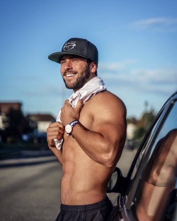 sweatyhairylickable:    http://sweatyhairylickable.tumblr.com for more hairy sweaty dudes!   