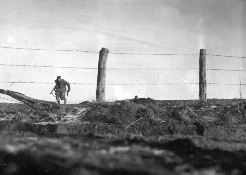 An infantryman ofthe U.S. Army&rsquo;s 82ndAirborne Division goes out on a one-man sortie, covered b