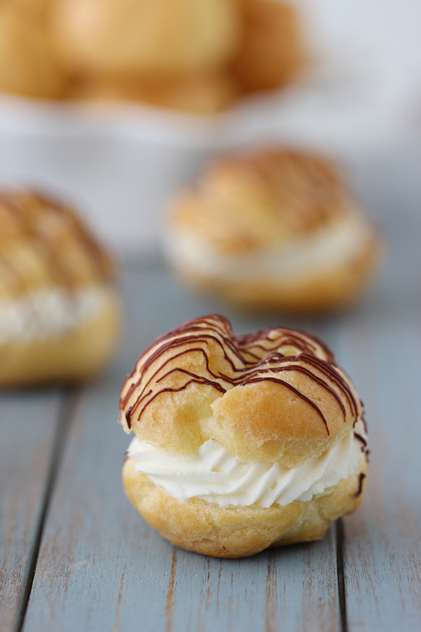 foodffs:  Cannoli Cream Puffs Follow for recipes Get your FoodFfs stuff here