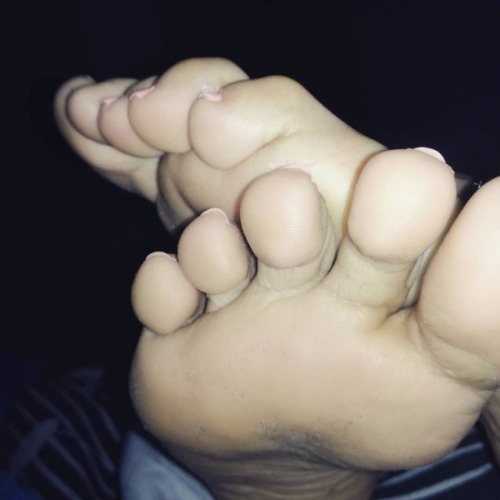 lovelyfeet12:How’s your day going? ❤️👣☀️ * * #feetfetishworld #feet #feetworship #feetfetishnation #footfetishworldwide #footfetishnation #footgoddess #footlove #footjob #footmodel #foot #smallfeet #toes #toelicking #suckabletoes #nails #pinkynails