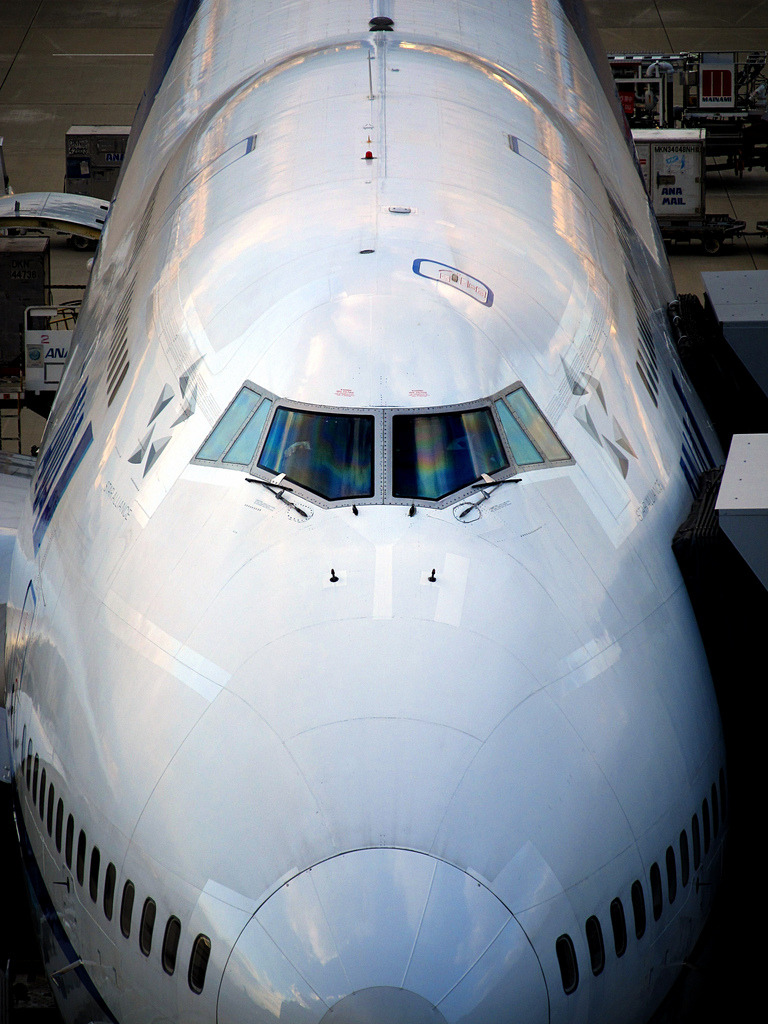fuckyeahairplaness:  The White Mobile Armour (by tsuna72)   