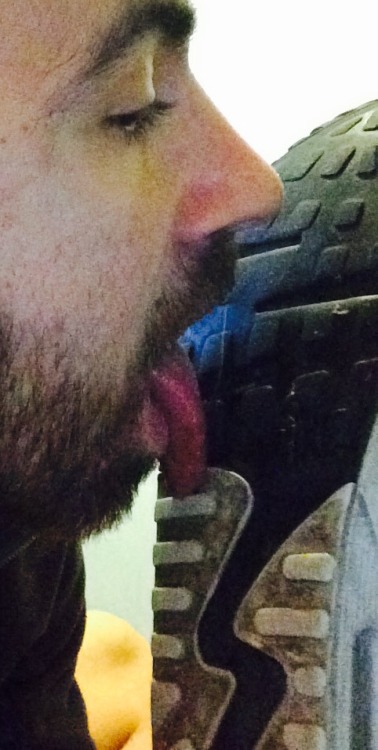 alphamalenyc:  masterblakesslave: Master shouldn’t have to spend money to get his shoes cleane