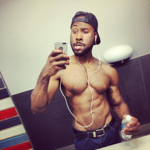 fcsdtrmntn:  Super Hot Porn Star Noah Donovan…follow him @no_donovan and he got the fire vine vids….one of my new favorites…