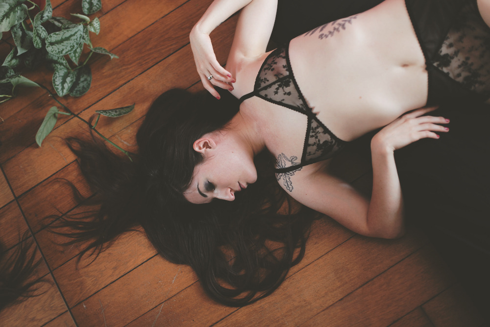 sachakimmes:  The Camellia Brief and Triangle Bra from the collection About Wallflowers.Model: Opale //