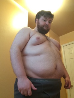 cubfairy:  lonestar511:  Another Tummy Tuesday pic before a shower   why do you wear your underwear so high o.O