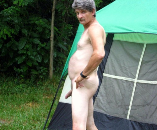 whitetrashfags:Gays near you need sex tonight: http://bit.ly/2gOf4lO