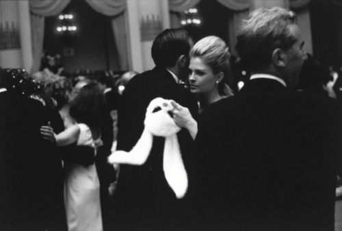 supermodelgif:Candice Bergen holding her white bunny mask at Truman Capote’s Black and White Ball, 1966