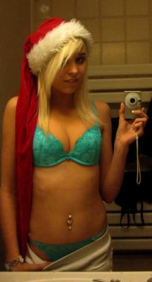 tammys-obsessions:  For more of Tammy’s Obsessions                         go to http://tammys-obsessions.tumblr.com                  Reblog… Follow… Submit  photos… Share…  All I want for Christmas is her! 