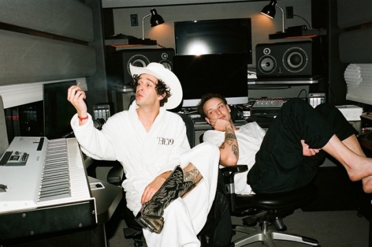 who-is-matty-healy:  Cowboy Matty and George (Via The 1975’s Twitter - May 5 2019)