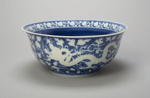 aic-asian: Bowl with Dragons, Peony Scrolls, and Band of Lingzhi Mushrooms, 1522, Art Institute of C