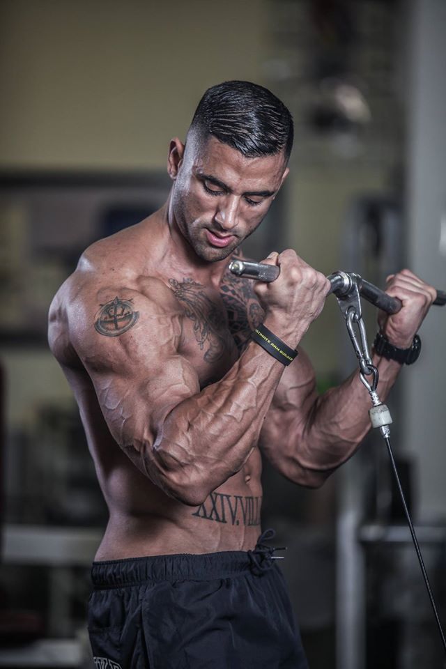 cdnlifter27:  Haider MehdiPhotos: SNH Foto   https://www.facebook.com/HaiderMehdiPersonalTraining/photos_stream