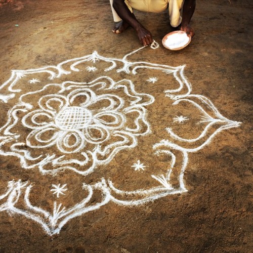 Sex instagram:  Creating a Rangoli with @harisrashid pictures