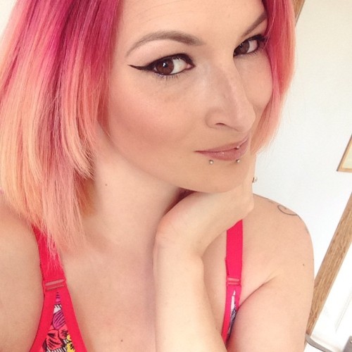 lost-lil-kitty:  And I’m pretty today as well!!