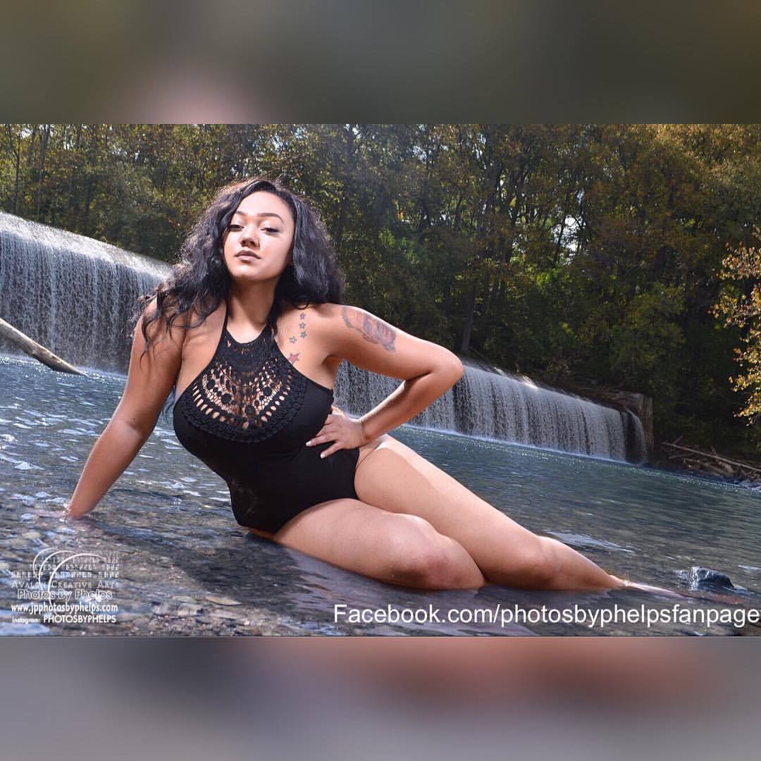 Kay @kaymarie__x being sultry and adventurous by the water #onepiece #lingerie #hips
