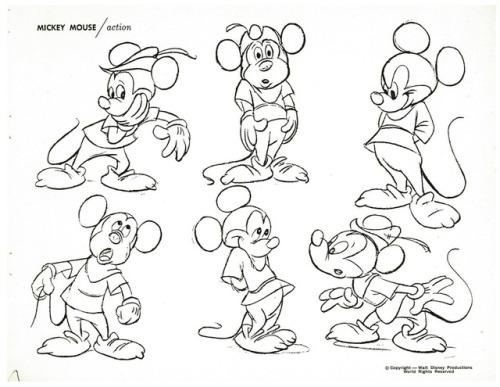 How to draw Mickey Mouse (again!): pages from one of the Art Corner books that were sold at Disneyla