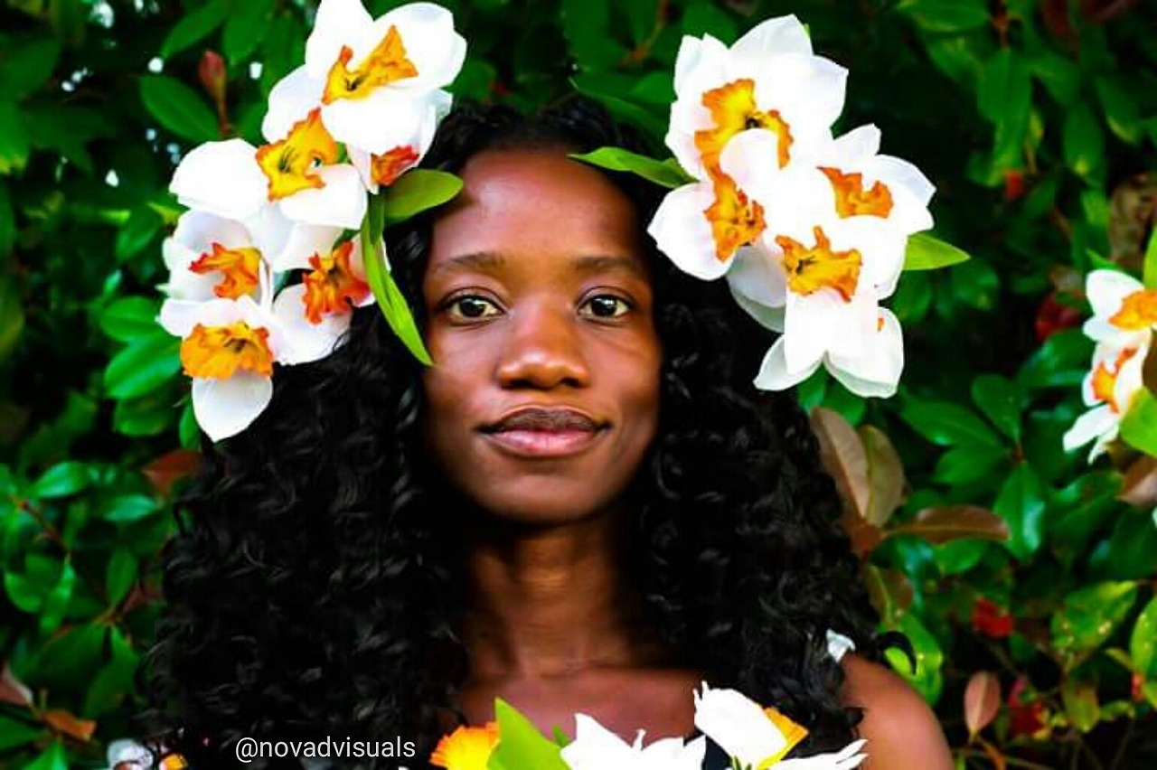 thatgirlisgroovy:  My new series:  The Sunkissed Collection🌴🍊  Photographer
