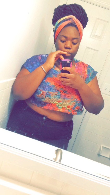 karayray1:  plussizedhiiipy:  bellexbeni:  karayray1:  “Big and thick girls don’t turn heads, we break necks. Just so you know.”     Yasssss 😄😄👏👏  