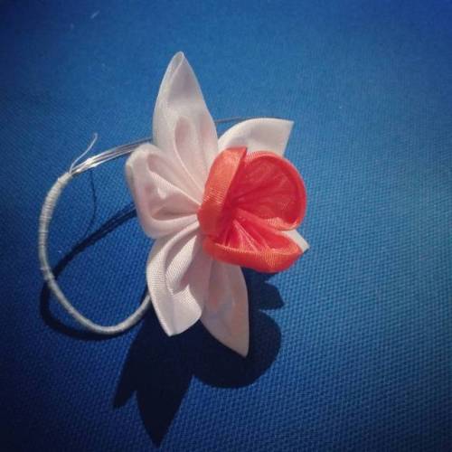 Someone On One Of The Craft Group Suggested I Bring A Little Spring To Life And Make A Daffodil. So Here