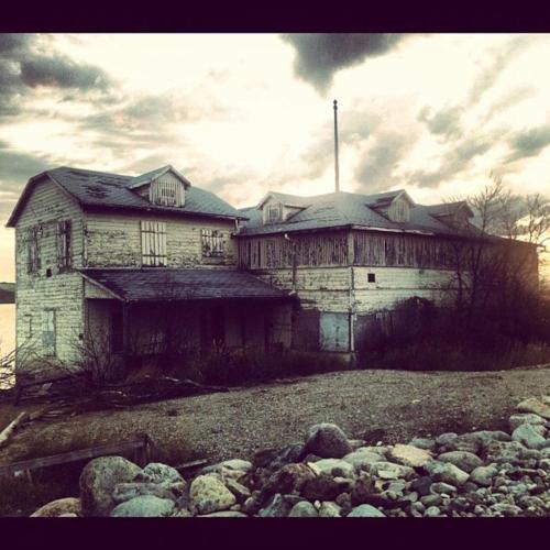 Porn photo abandonedimages:  Abandoned Shrimp Factory.