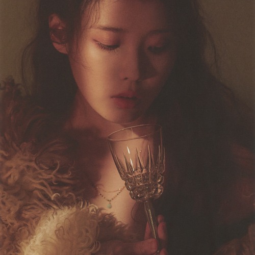 IU, Lilac Photo Book scans.