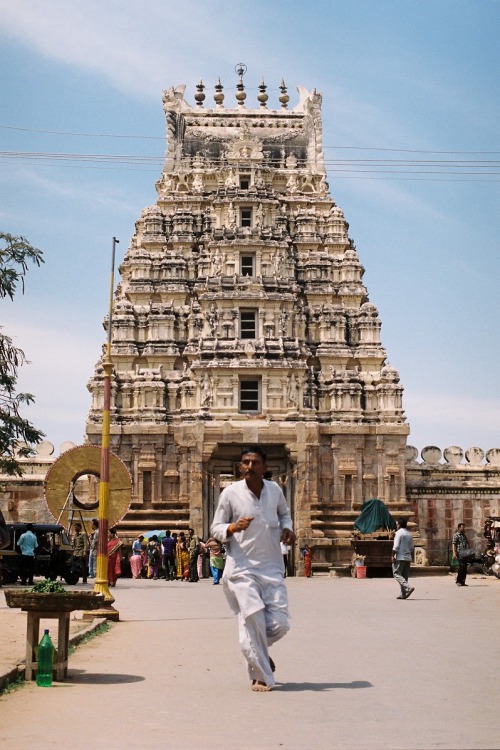 India 2013: Sri Rangapatna Ranganatha Temple on the way to Mysore I don’t think the timing was