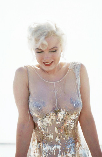 Porn ourmarilynmonroe:  Marilyn Monroe on the photos