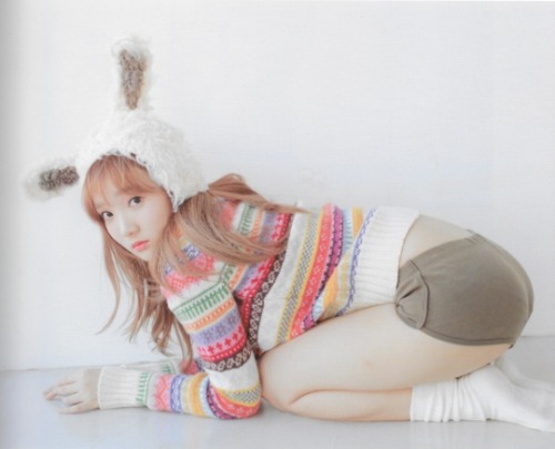 fyeahstellar:Stellar ‘Sting’ scans - MinheeHD ver: [1] [2]Cr: moomums