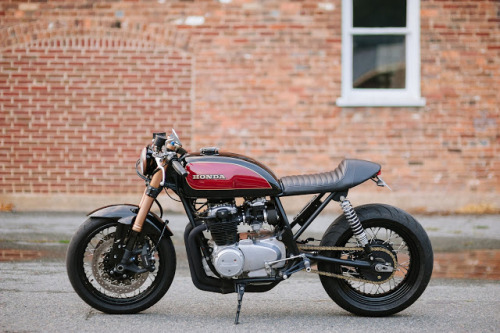 Honda CB 550 Cafe Racer by Cognito Moto.(via Racing Cafè: Honda CB 550 Cafè Racer by Cognito Moto)