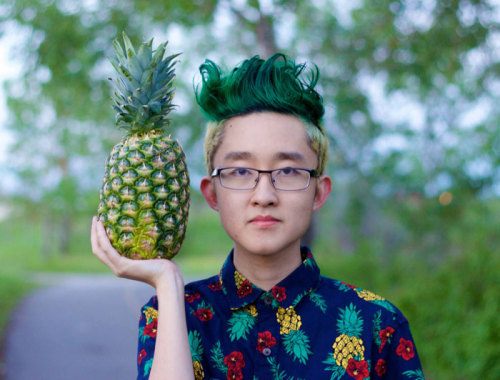 iamjadensmithtwopointoh:  aisselectric:  crashleysimpson:  boredpanda:    This Guy Lost A Bet To His Cousin. The Winner Could Do The Loser’s Hair    xXxPINEAPPLEPUNKxXx  This is art though  This dope af  I fuck with the pineapple cut