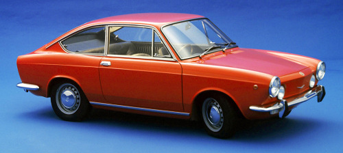 carsthatnevermadeitetc:  Fiat 850 Sport, 1968. The production version of Fiat’s rear-engined 850 coupé had debuted in 1965 and was revised in 1968 when it was fitted with 52hp 903cc motor in addition to a revised front and rear styling. It remained