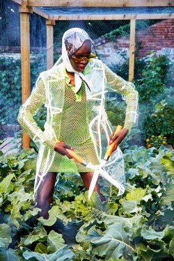 sixalien:  Alek Wek shot by Ellen von Unwerth