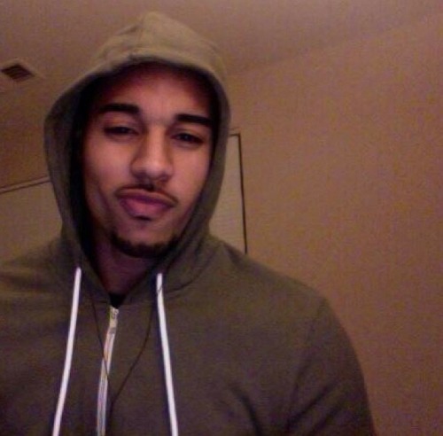 sexnthecloset:  www.sexnthecloset.tumblr.com