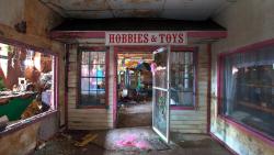 carnivalgraveyards:  Toy Loft, abandoned in 2009, was a toy store, laser tag, mini golf, and arcade in Connecticut