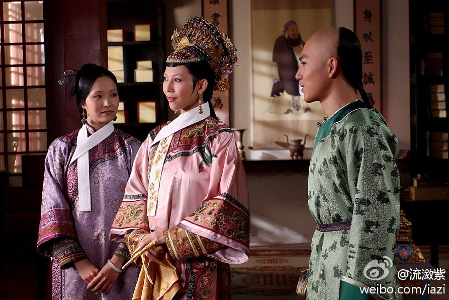 pyongland:   Ada Choi as Empress. Pure awesome. Her costumes and golden head pieces