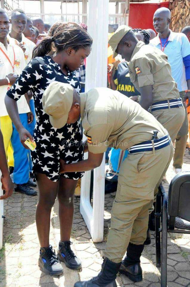 theverykenyans:  Ugandan cops REALLY?