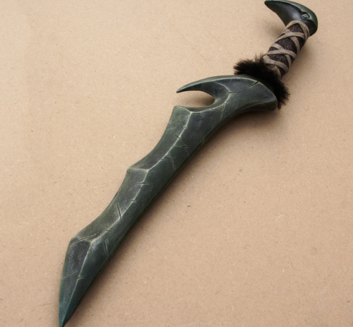 Orcish dagger Replica - Skyrim.Soon in my Etsy store.Facebook : www.facebook.com/arsyna