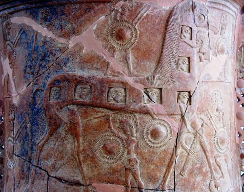 fyeah-history:Detail showing the oldest known depiction of the Trojan Horse. (Note the warriors peek