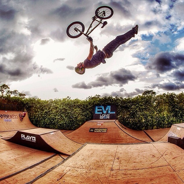 vansbmx:  Ryan Guettler loves Superman flips! Pic: @kylecarlson @vitalbmx Play contest