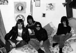 gimme-gimme-shock-treatment:  Ramones, photo