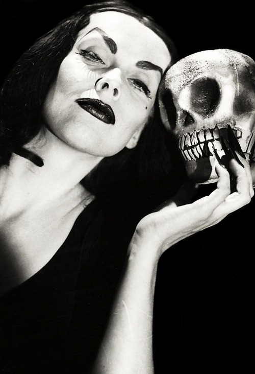 haunted-hell:  Happy Birthday, Vampira ♥