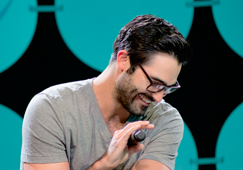 mancandykings:  Tyler Hoechlin at ECCC 2015 porn pictures